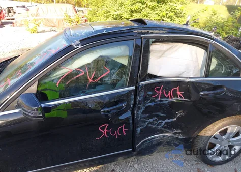 2011 Mercedes-Benz C 300 Luxury 4Matic из США, поврежденный, VIN WDDGF8BB6BR133215